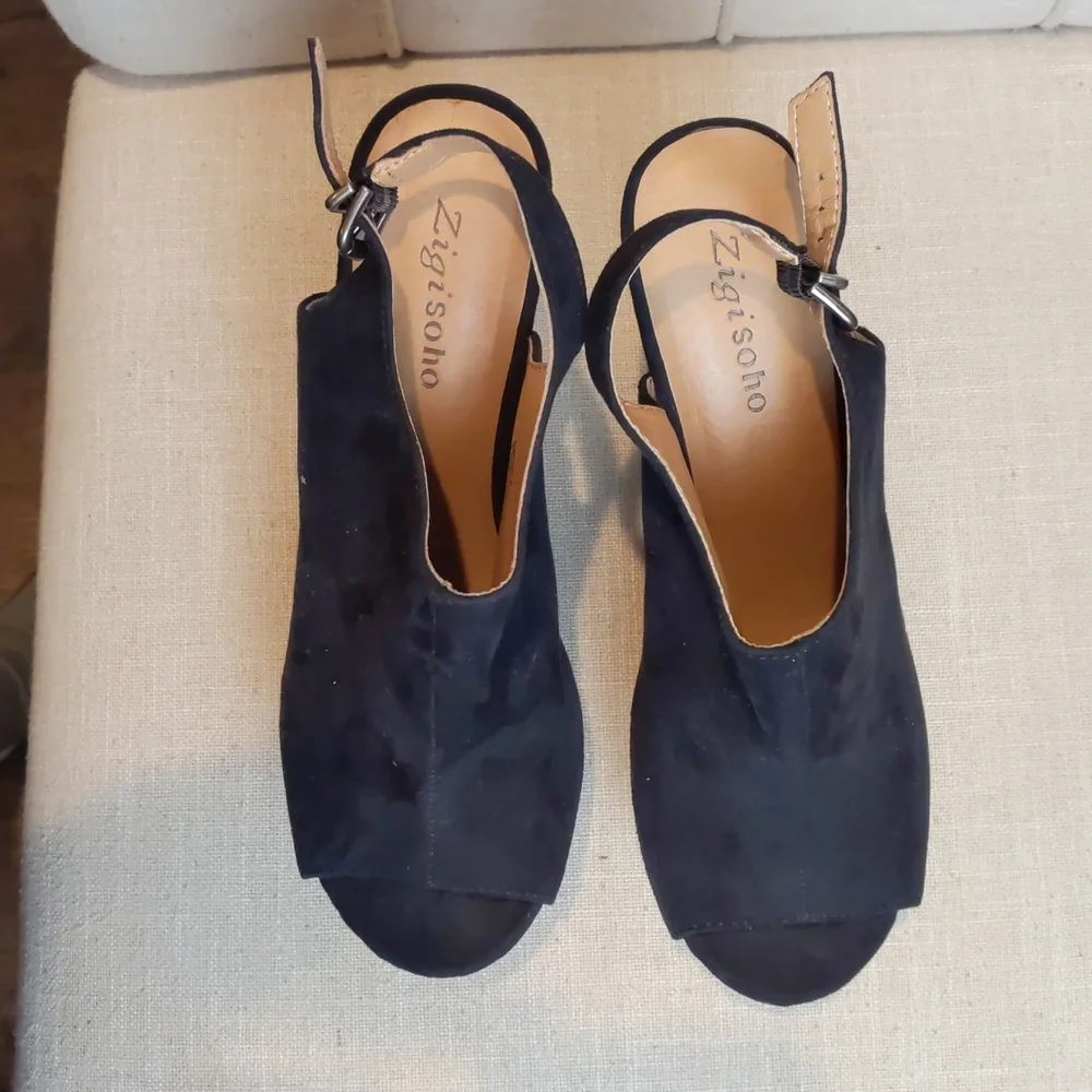 Zigi Soho Black Wedges